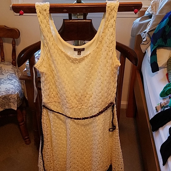 Dress - Picture 2 of 4